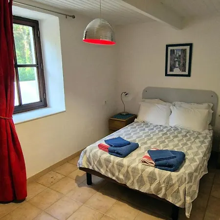 Au Pont Guest house *