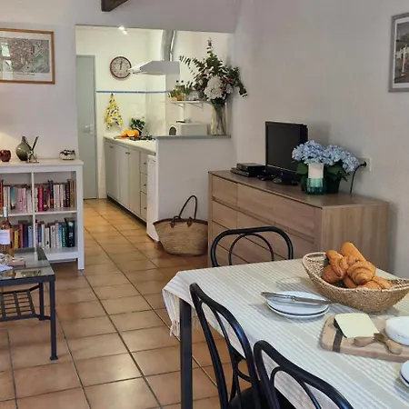Au Pont Guest house *